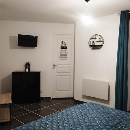 Appartement Avec Cour Plein Centre Foix Exterior photo
