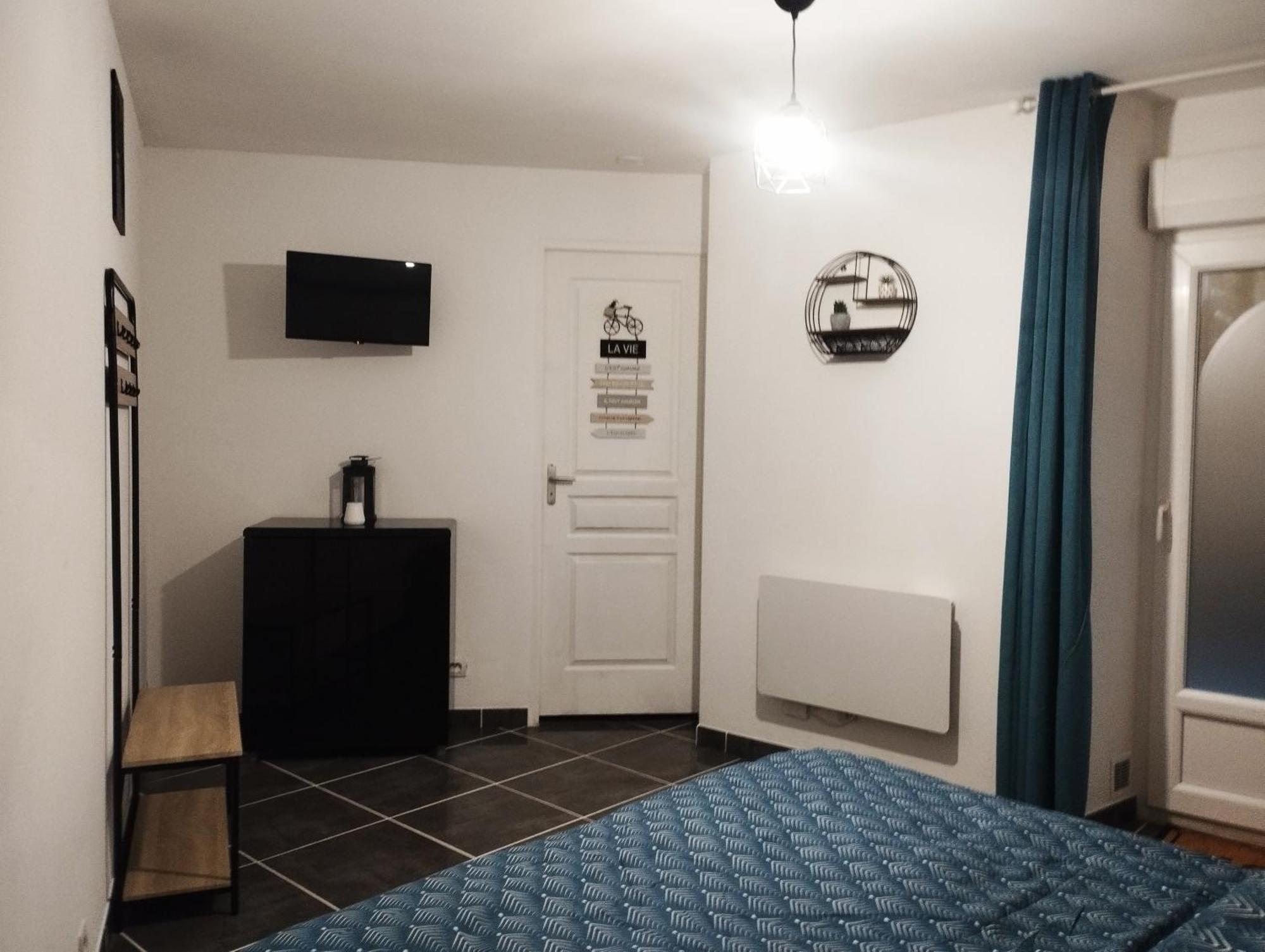Appartement Avec Cour Plein Centre Foix Exterior photo